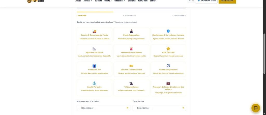 Le configurateur de besoins : douze métiers à cocher, puis le contexte et les coordonnées. Le score est calculé côté serveur.